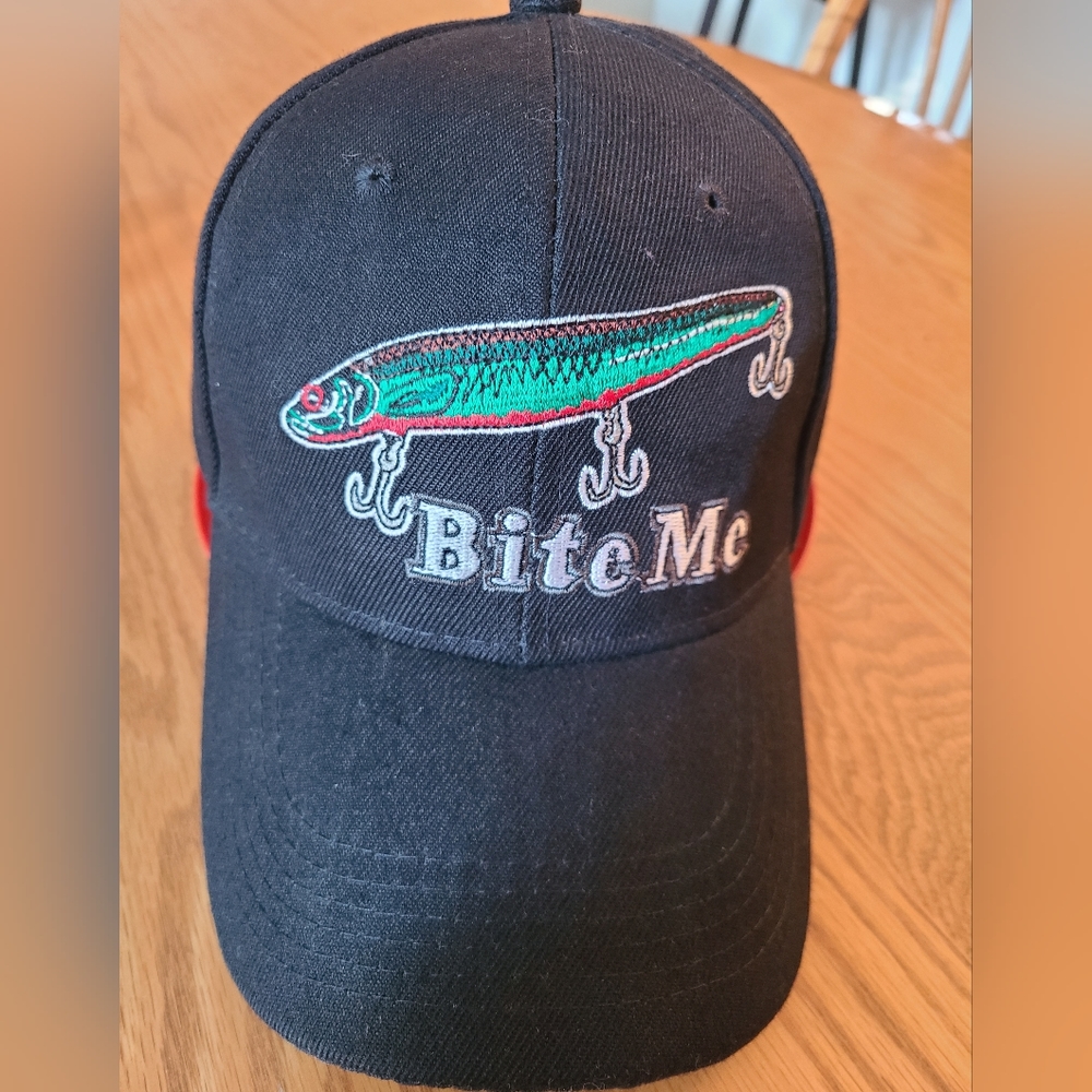 Fishing hat. "Bite me" new